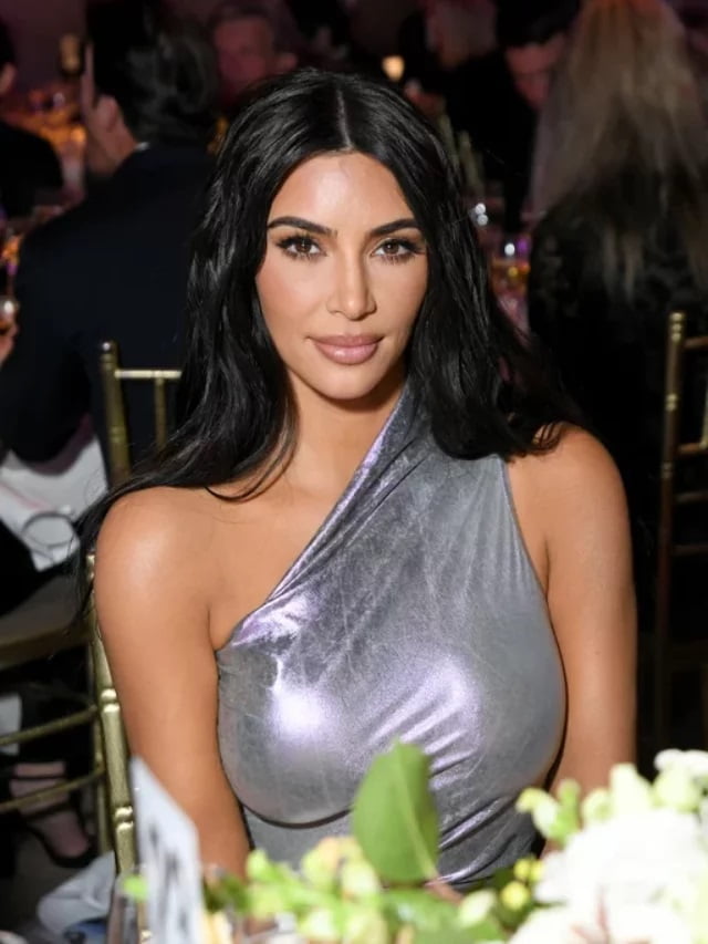 Fashion Outfits of Kim Kardashian